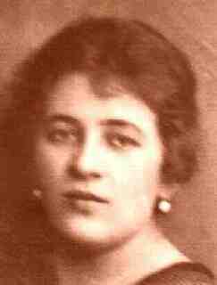 Margit SZTR�NYAI